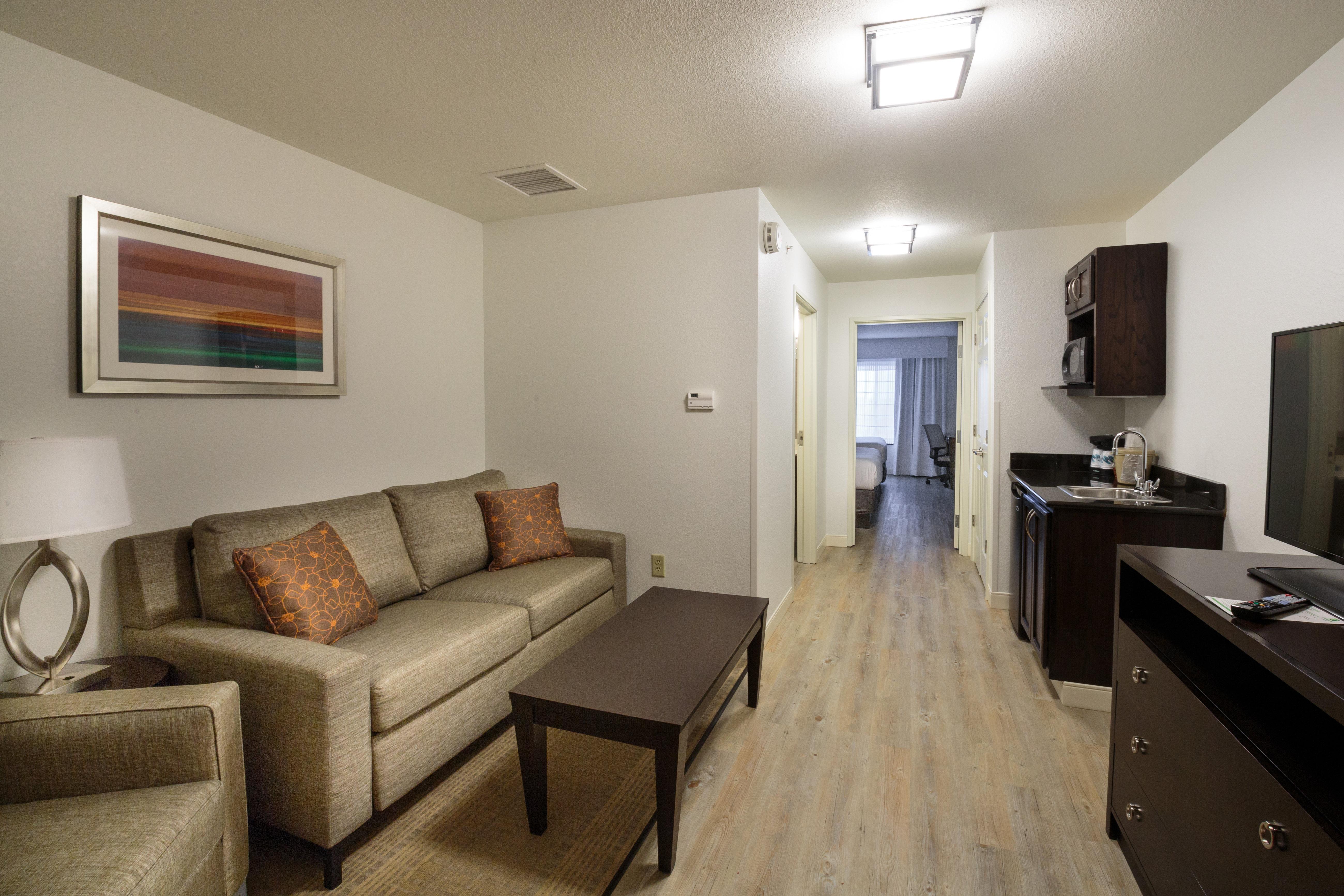 Holiday Inn Hotel & Suites Bloomington Airport By Ihg Ngoại thất bức ảnh