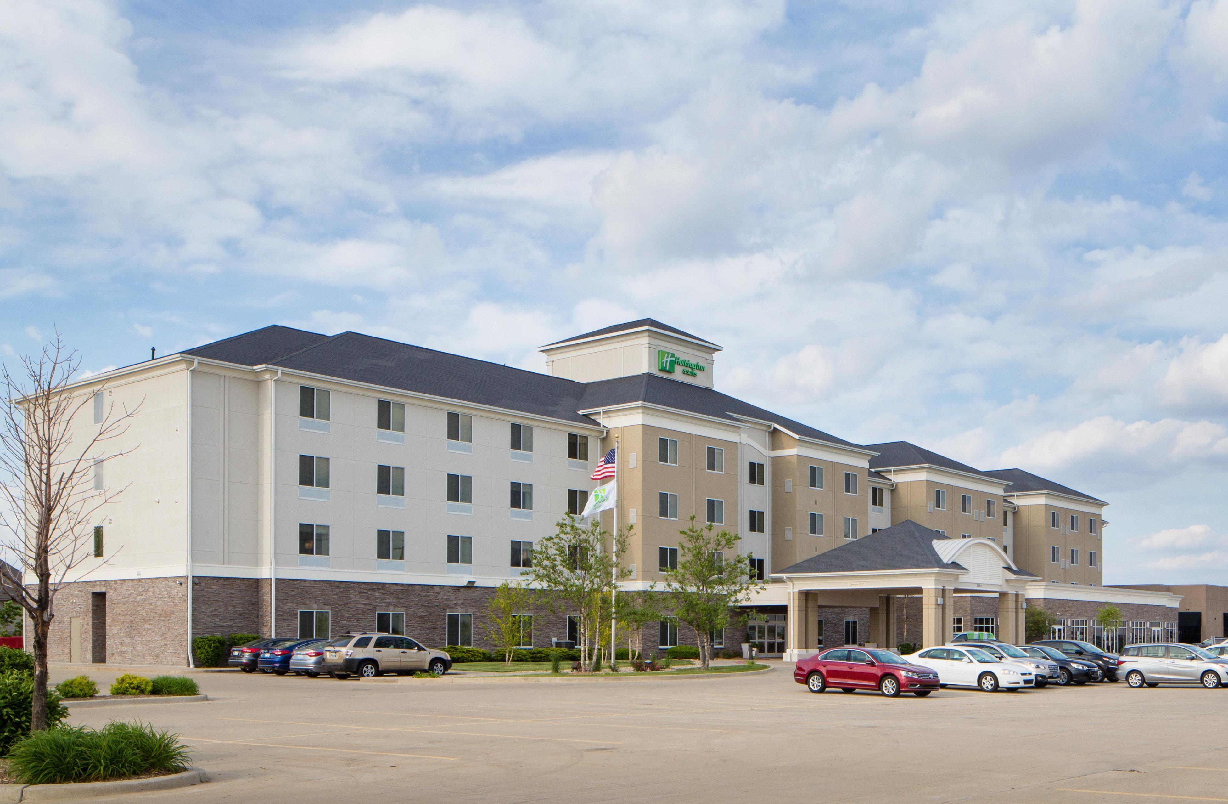 Holiday Inn Hotel & Suites Bloomington Airport By Ihg Ngoại thất bức ảnh