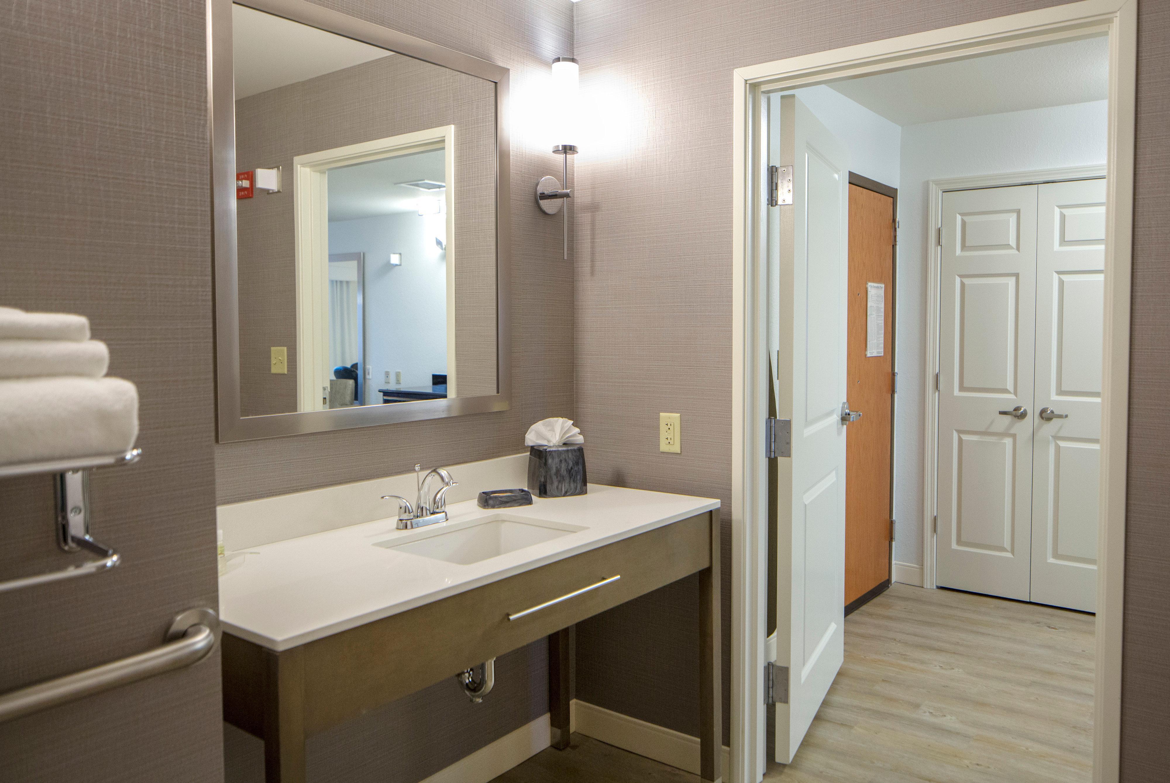 Holiday Inn Hotel & Suites Bloomington Airport By Ihg Ngoại thất bức ảnh